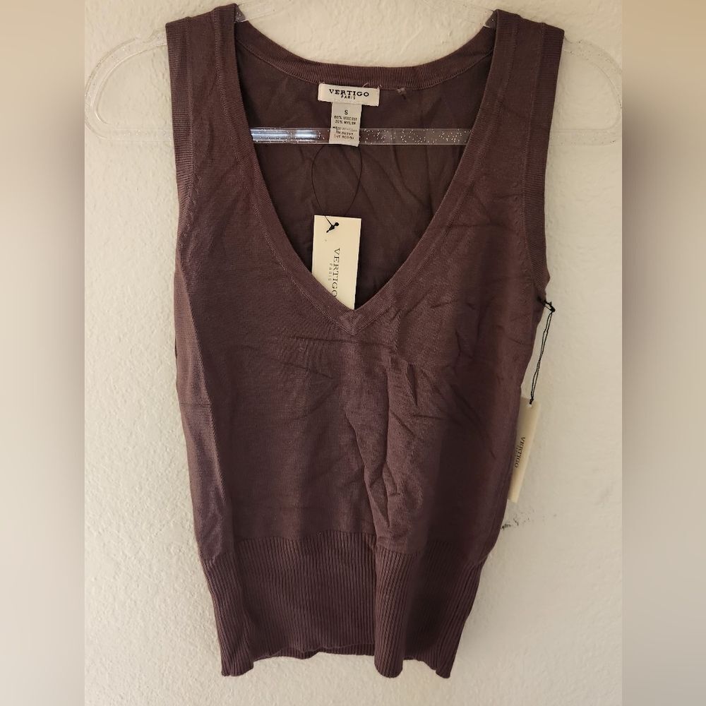 Vertigo Paris Sleeveless Sweater Top-Brown